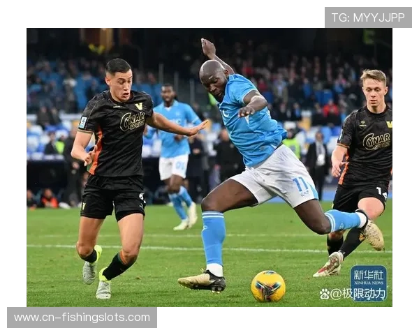 卢卡库训练加速恢复，那不勒斯锋线盼归来